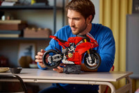 LEGO TECHNIC 42202 Motocicletta Ducati Panigale V4 S USCITA GENNAIO